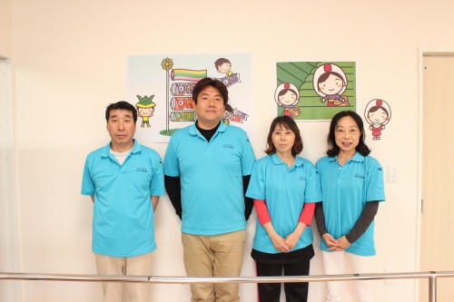 スタッフは4名。利用者さんの目標のサポートを親身になって行っている。